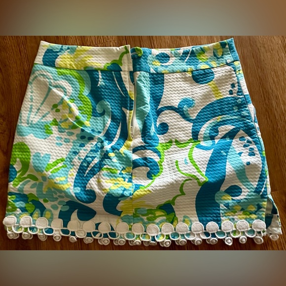 Lilly Pulitzer Women's Size 4 Skort Side Zip like new Side zip closure shorts - Picture 6 of 7
